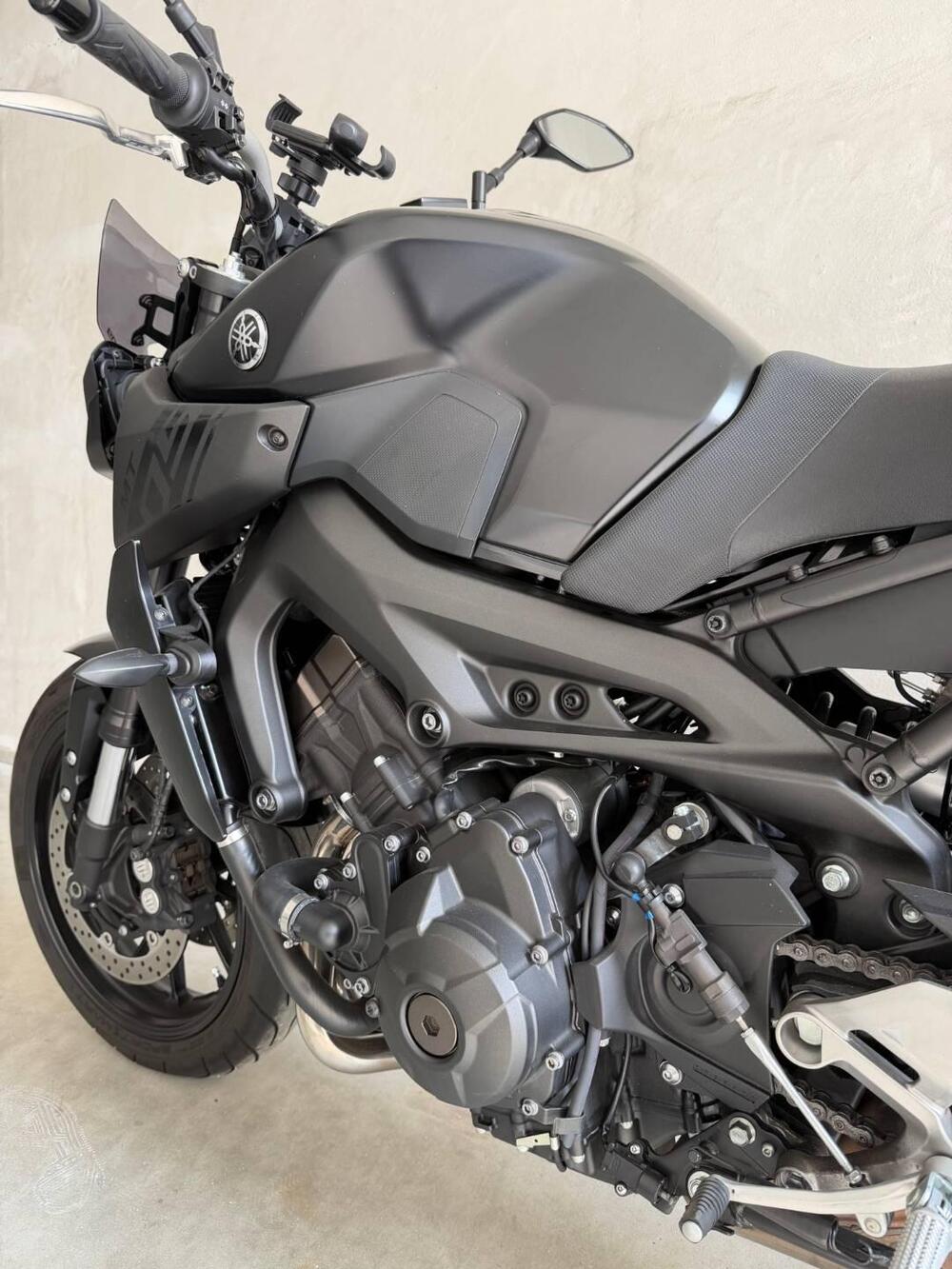 Yamaha MT-09 (2017 - 20) (4)