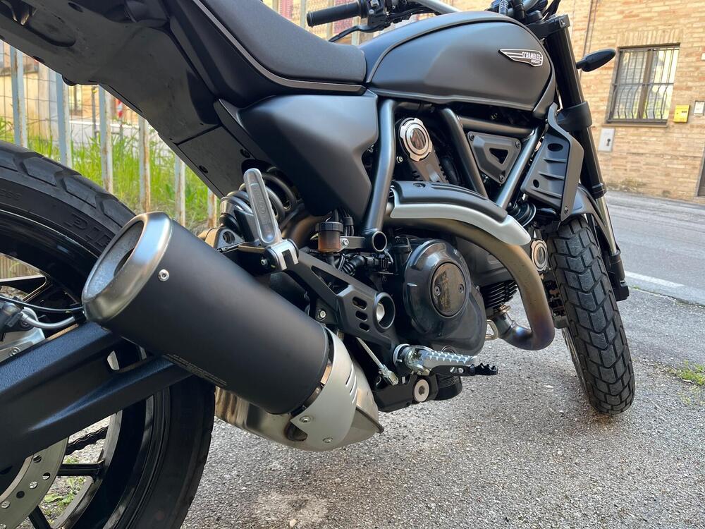 Ducati Scrambler 800 Icon Dark (2025 - 26) (6)