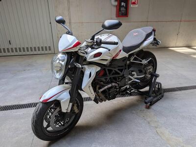 MV Agusta Brutale 1090 R (2012 - 15) usata