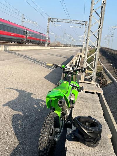 Kawasaki KX 250 F (2023) usata