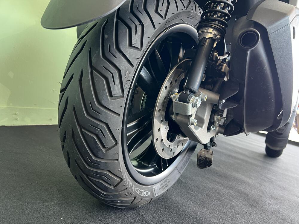 Piaggio MP3 300 ABS Hpe (2021 - 24) (19)