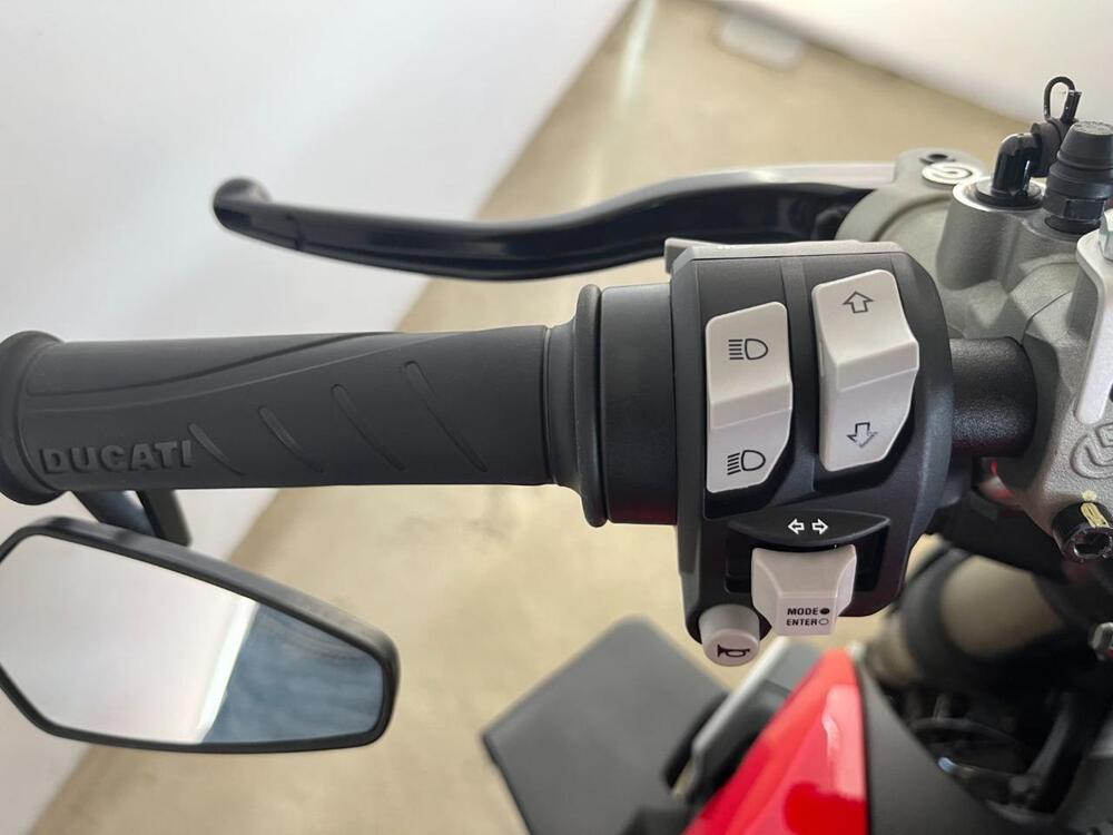 Ducati Streetfighter V2 (2022 - 24) (12)