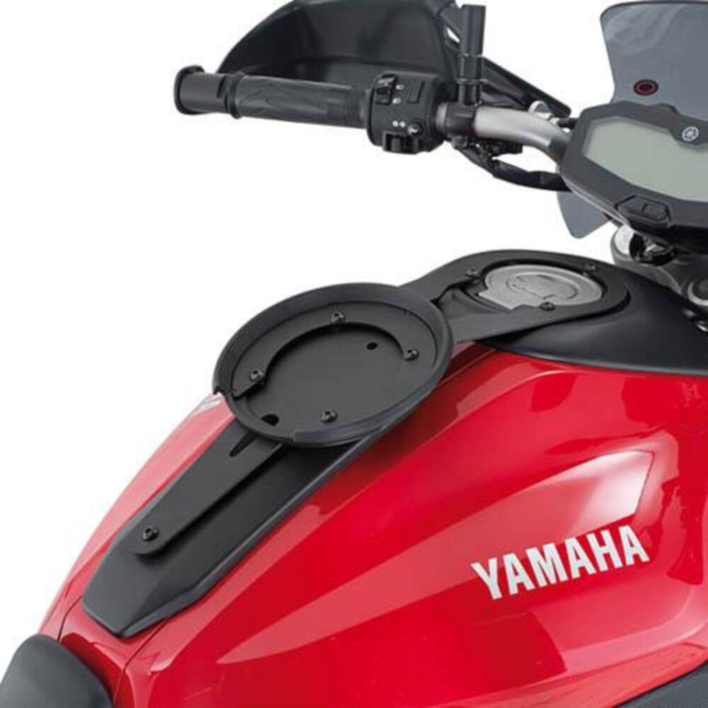 GIVI BF21 Flangia specifica per borse serbatoio Ta