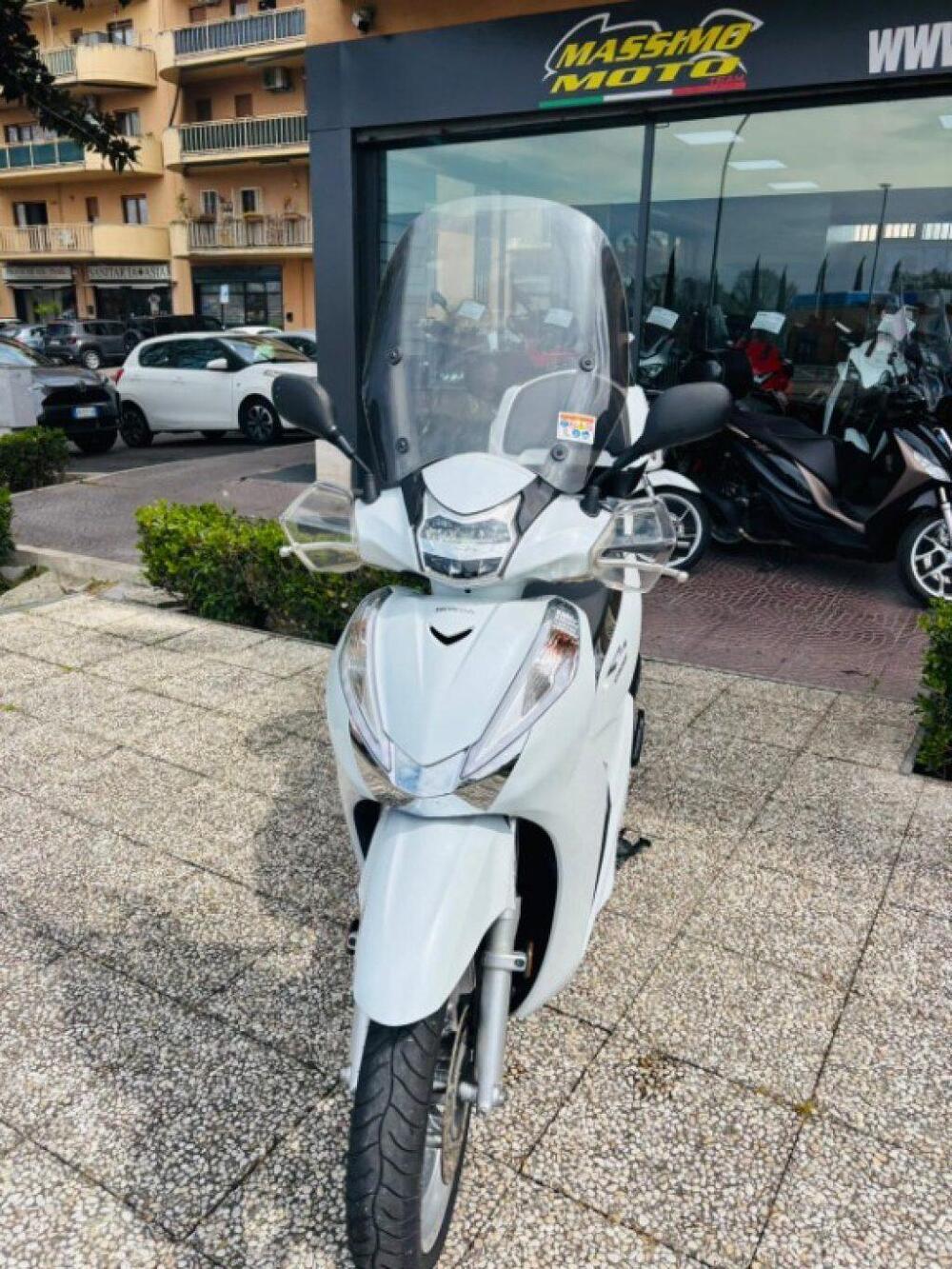 Honda SH 300 i ABS (2016 - 20) (3)