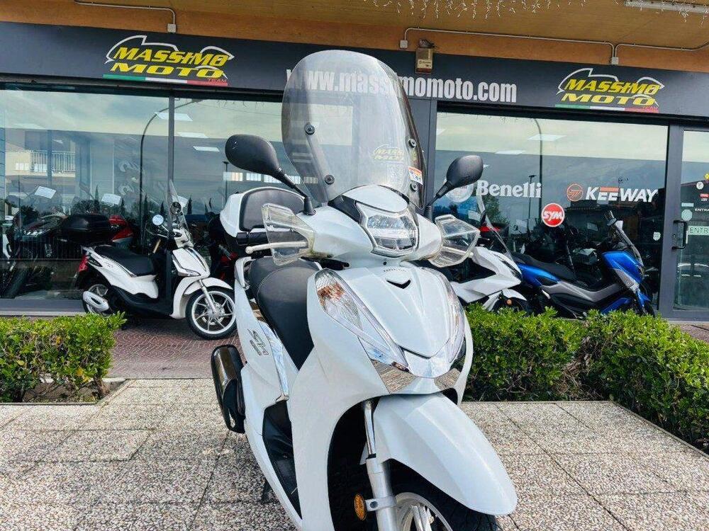 Honda SH 300 i ABS (2016 - 20) (2)