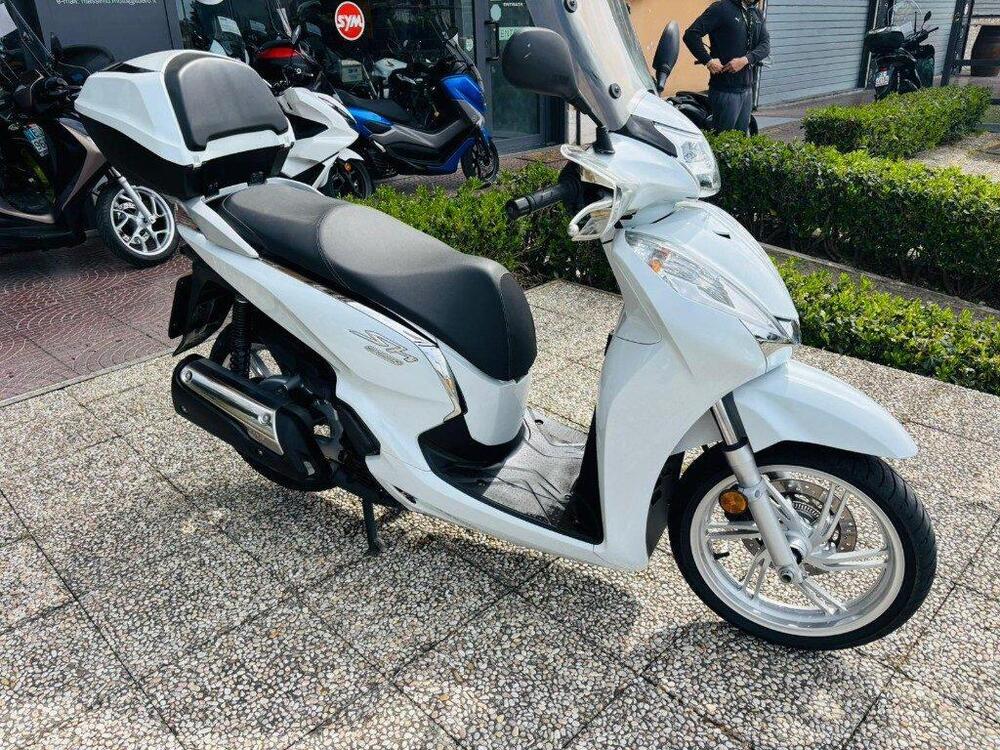 Honda SH 300 i ABS (2016 - 20) (11)