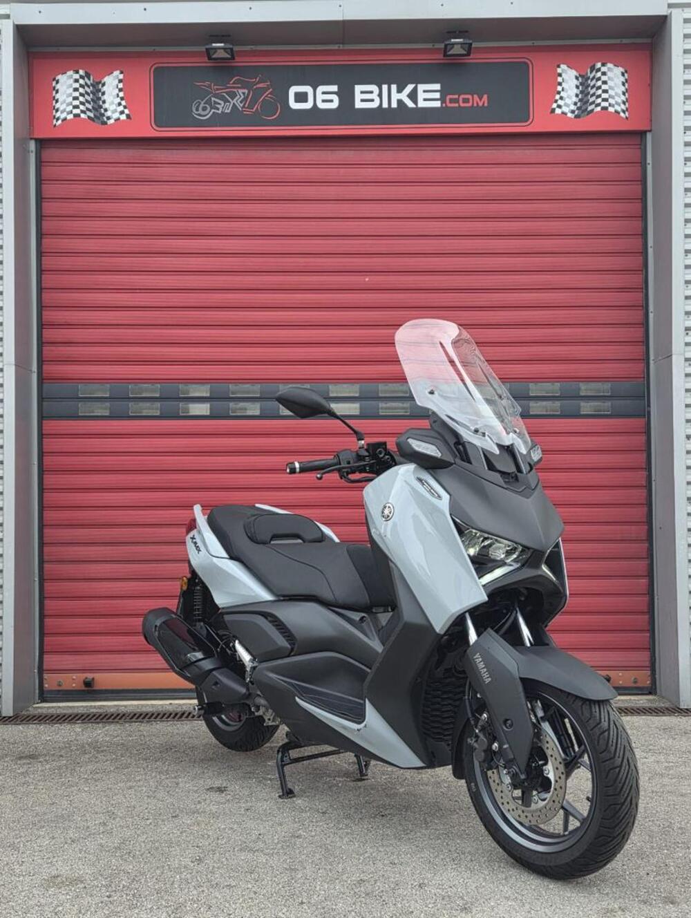 Yamaha X-Max 300 Tech Max (2025 - 26) (2)