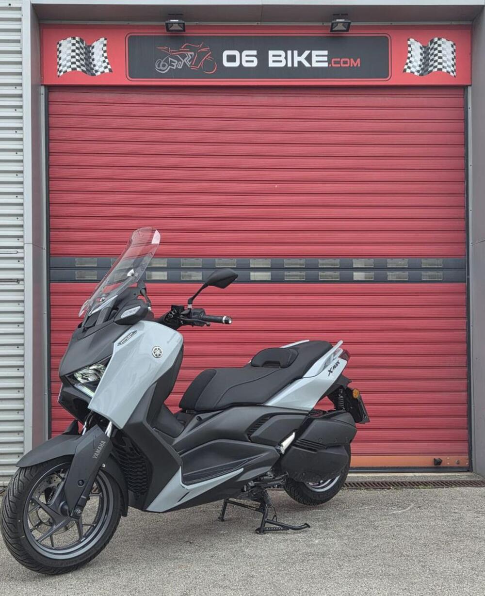Yamaha X-Max 300 Tech Max (2025 - 26) (4)
