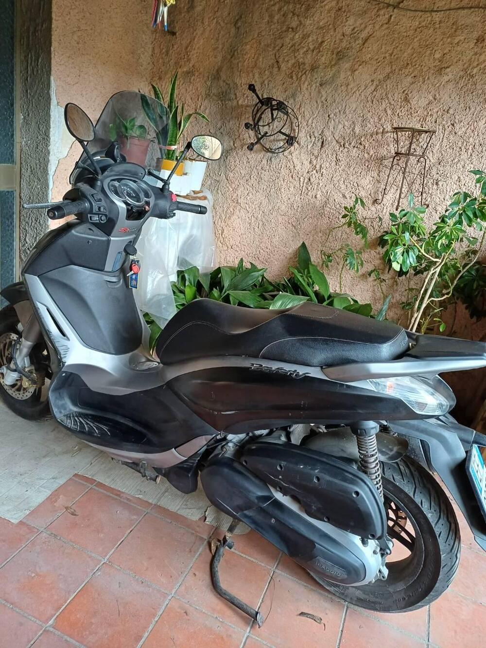 Piaggio Beverly 350 SportTouring ie ABS (2011 - 17)