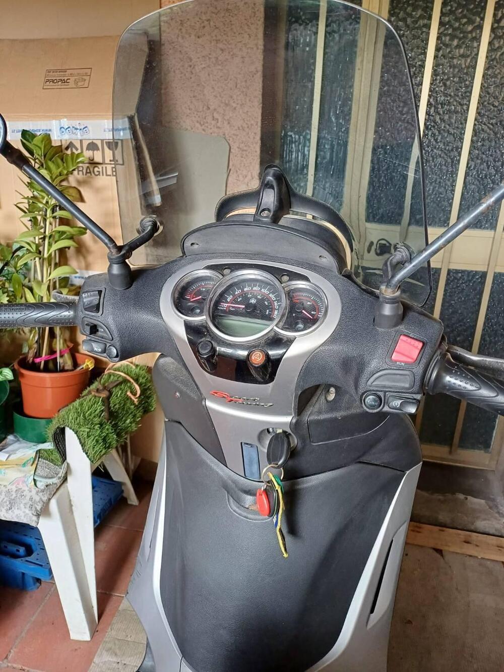 Piaggio Beverly 350 SportTouring ie ABS (2011 - 17) (3)