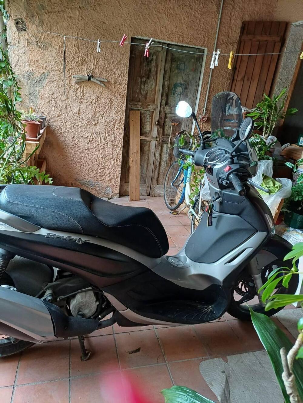 Piaggio Beverly 350 SportTouring ie ABS (2011 - 17) (5)