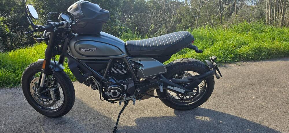 Ducati Scrambler 800 Night Shift (2021 - 22)