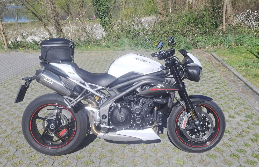 Triumph Speed Triple 1050 RS (2018 - 20) (6)