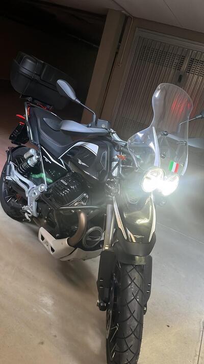 Moto Guzzi V85 TT Guardia d'Onore (2022 - 23) usata