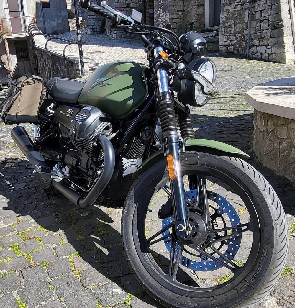 Moto Guzzi V7 Stone Ten (2024 - 25) (12)