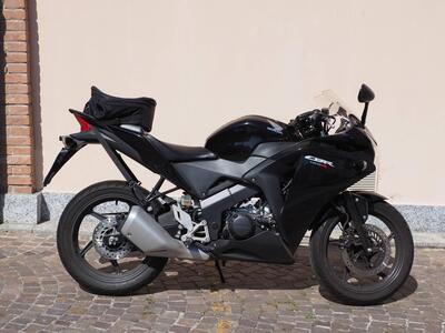 Honda CBR 125 R (2007 - 17) usata