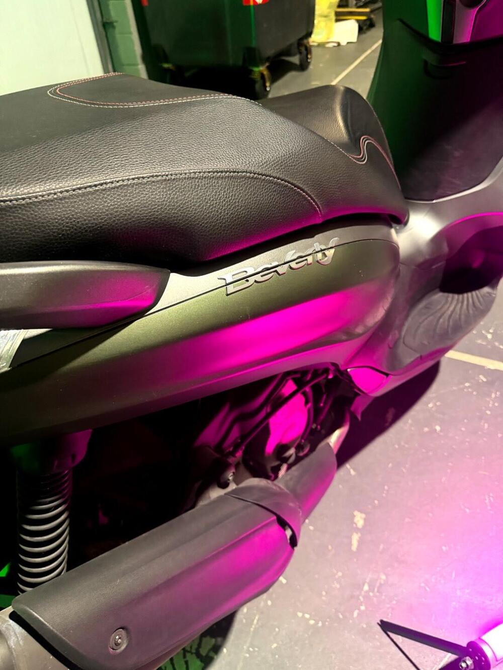 Piaggio Beverly 350 S ABS (2019 - 20) (6)