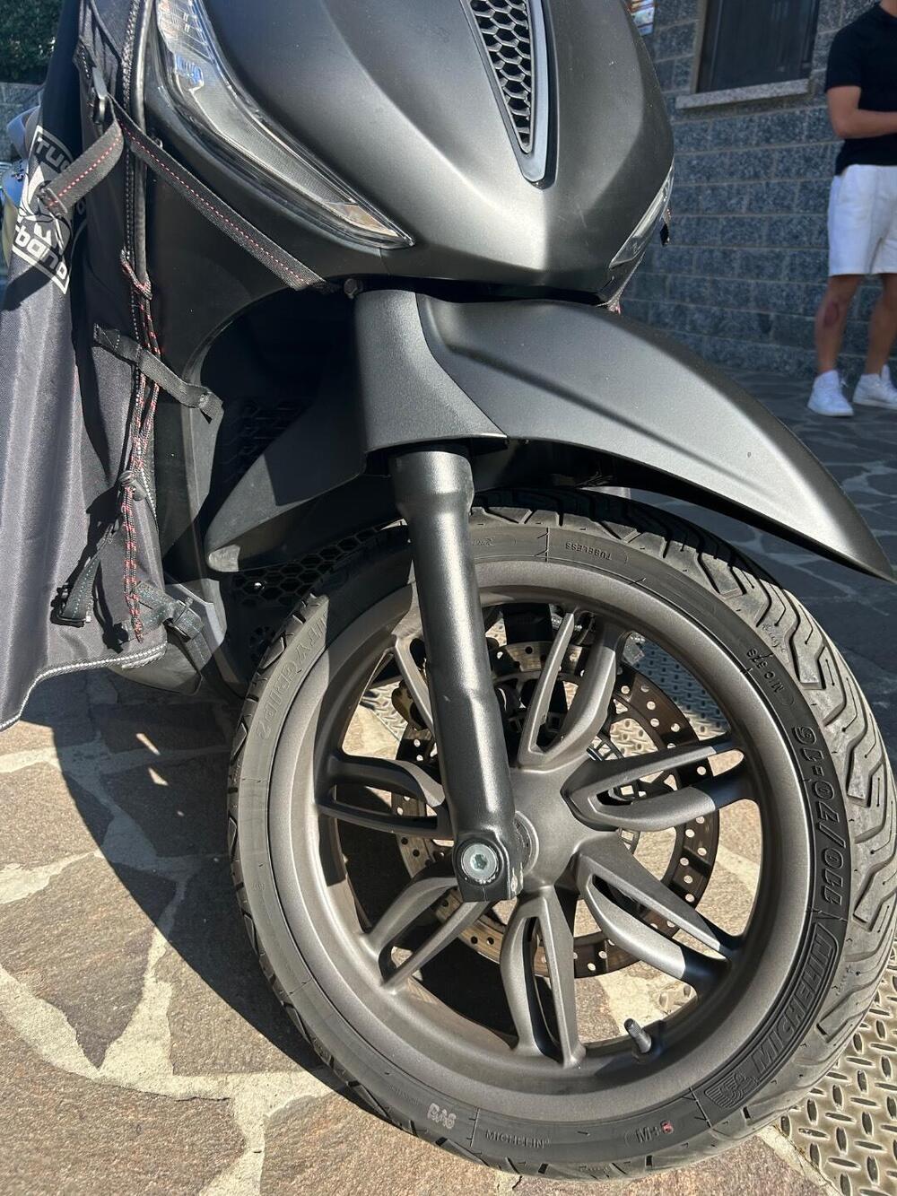 Piaggio Beverly 300 S ABS-ASR (2021 - 25) (4)