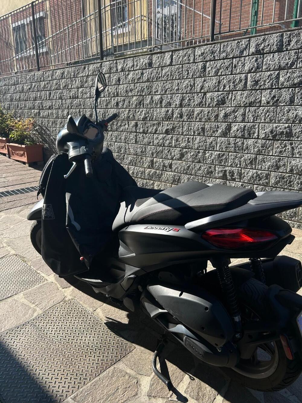 Piaggio Beverly 300 S ABS-ASR (2021 - 25) (9)