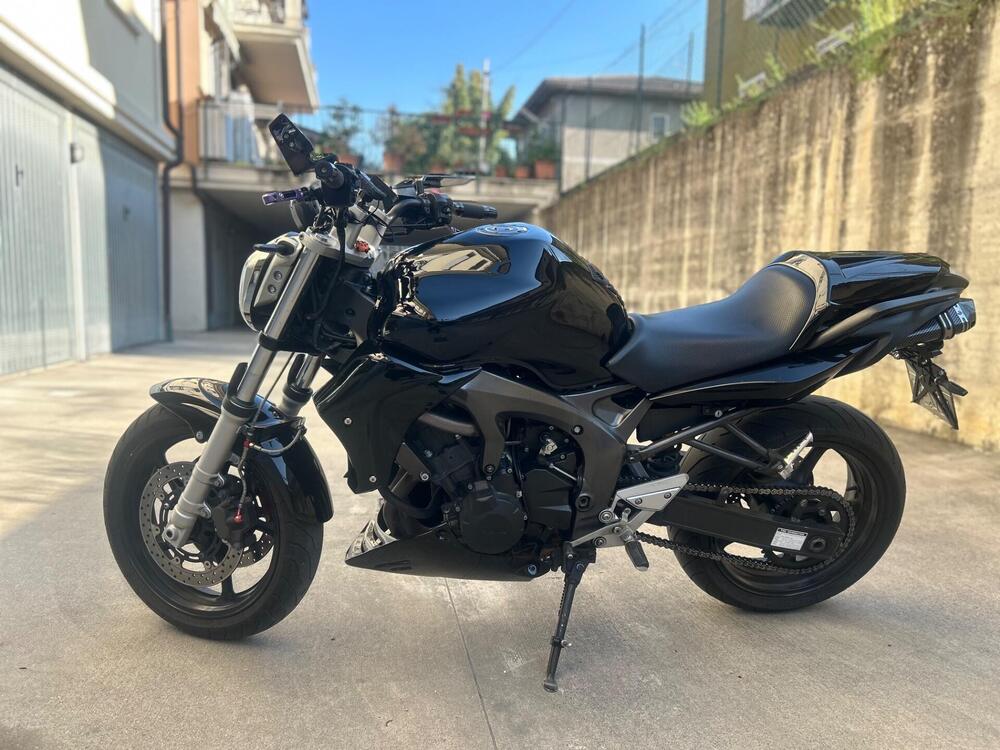 Yamaha FZS 600 Fazer (2003 - 04) (2)