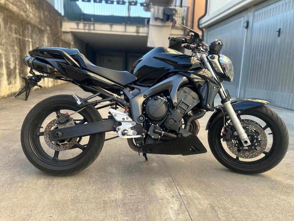 Yamaha FZS 600 Fazer (2003 - 04) (3)