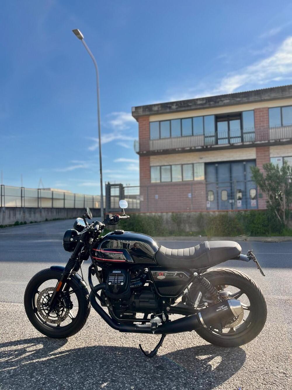 Moto Guzzi V7 Stone Special Edition (2022 - 25)