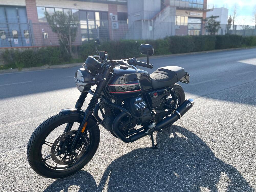 Moto Guzzi V7 Stone Special Edition (2022 - 25) (3)