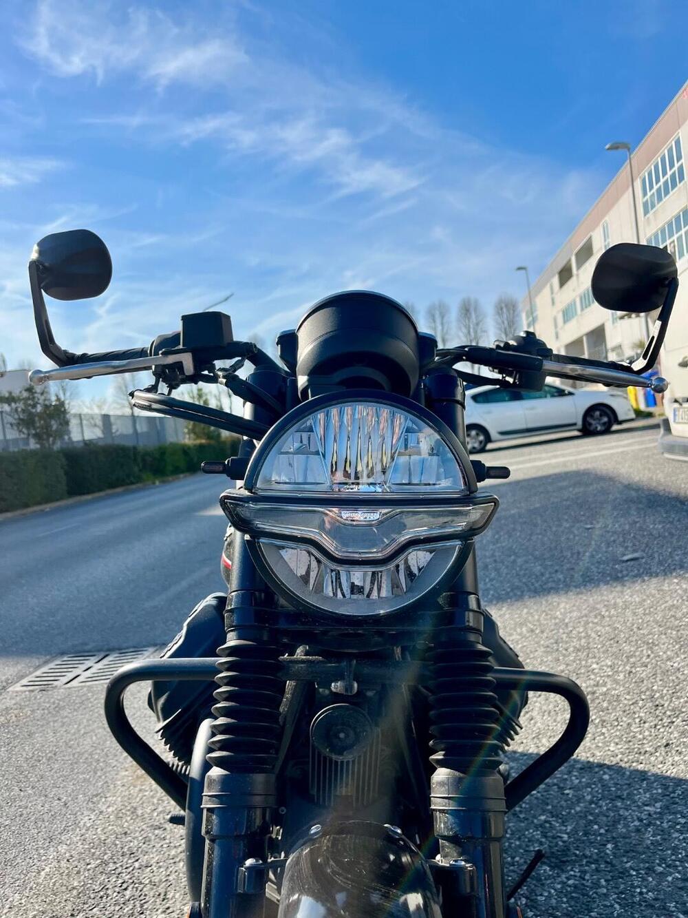 Moto Guzzi V7 Stone Special Edition (2022 - 25) (9)