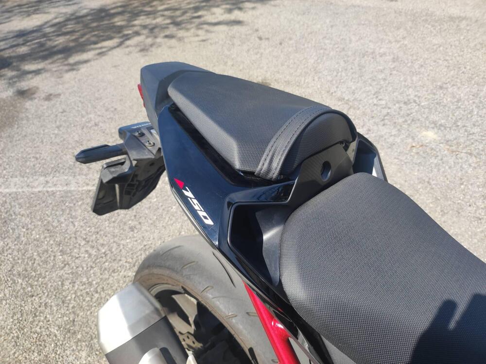 Honda CB 750 Hornet (2023 - 24) (13)