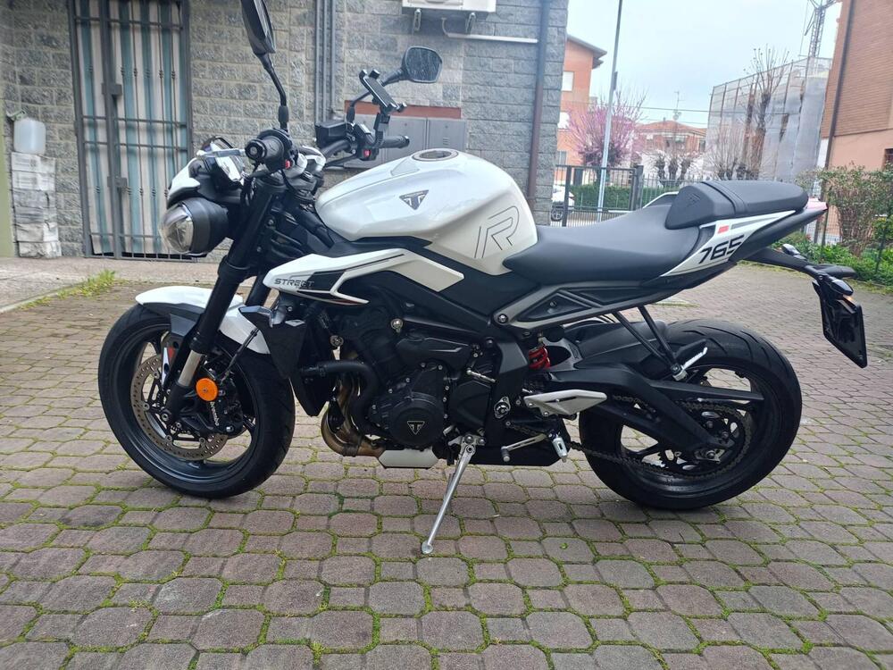 Triumph Street Triple 765 R (2023 - 26) (2)