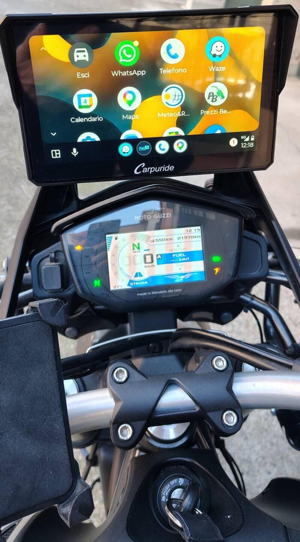 Moto Guzzi V85 TT Travel (2021 - 23) (3)