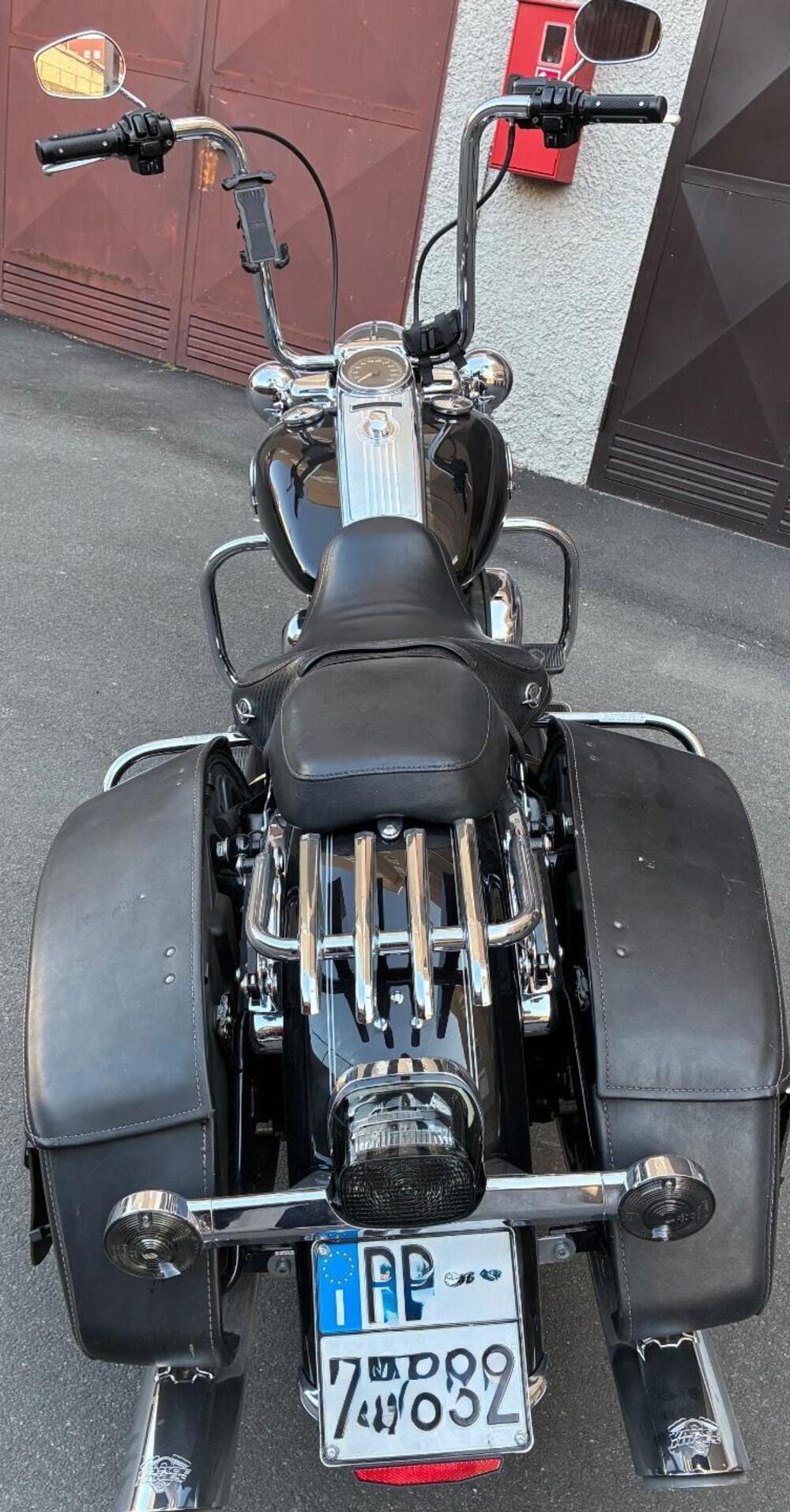 Harley-Davidson 1584 Road King Classic (2007 - 10) - FLHRC (4)