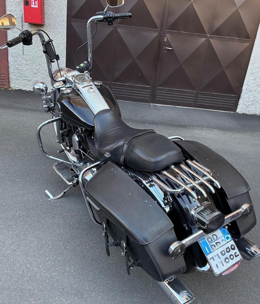 Harley-Davidson 1584 Road King Classic (2007 - 10) - FLHRC (9)
