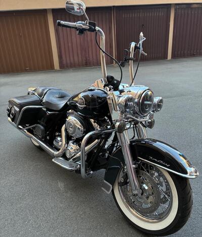 Harley-Davidson 1584 Road King Classic (2007 - 10) - FLHRC usata