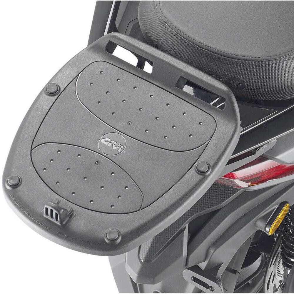 Givi SR6112 attacco posteriore specifico per Baule (2)