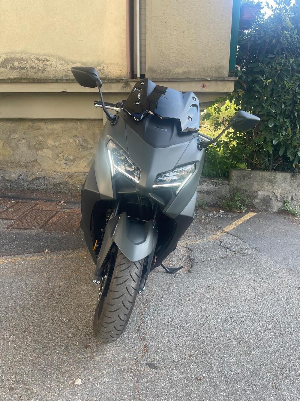 Yamaha T-Max 560 (2025 - 26)