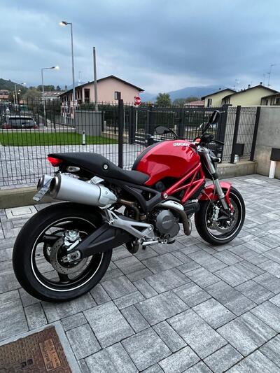 Ducati Monster 696 (2008 - 13) usata
