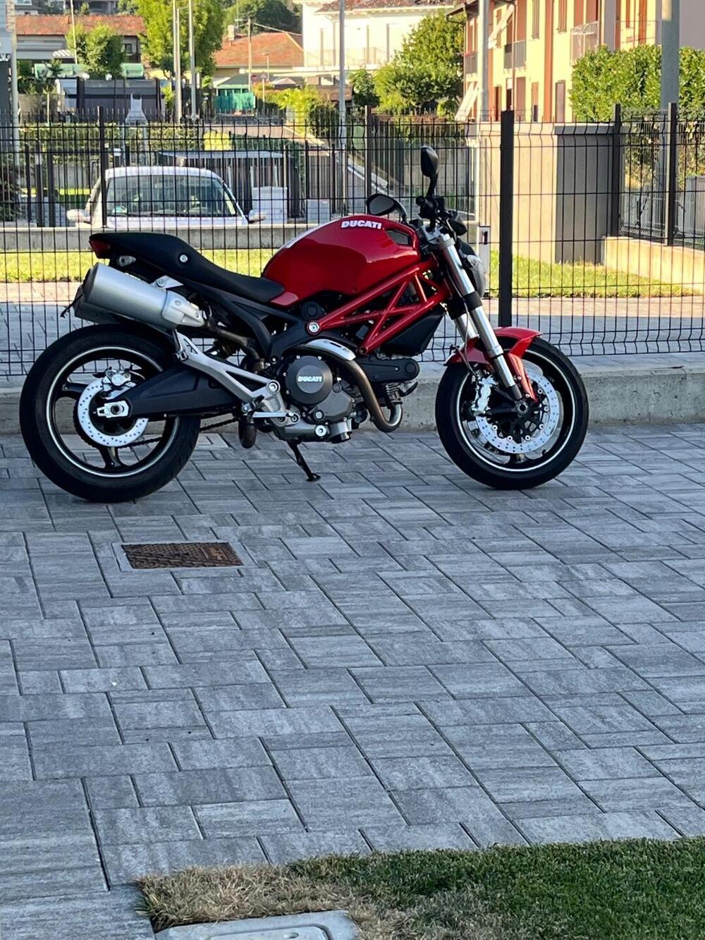 Ducati Monster 696 (2008 - 13) (2)