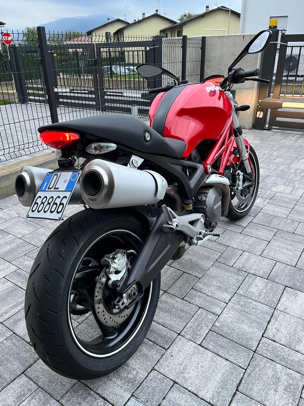 Ducati Monster 696 (2008 - 13) (3)