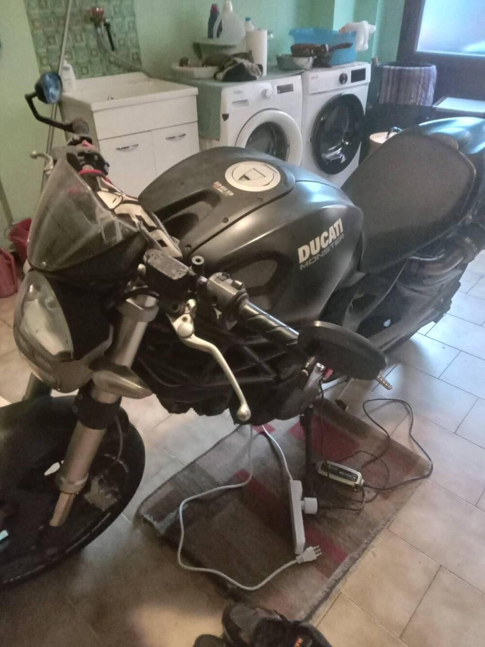 Ducati Monster 696 (2008 - 13) (2)