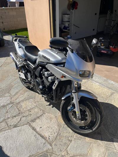 Yamaha FZS 600 Fazer (1998 - 01) usata