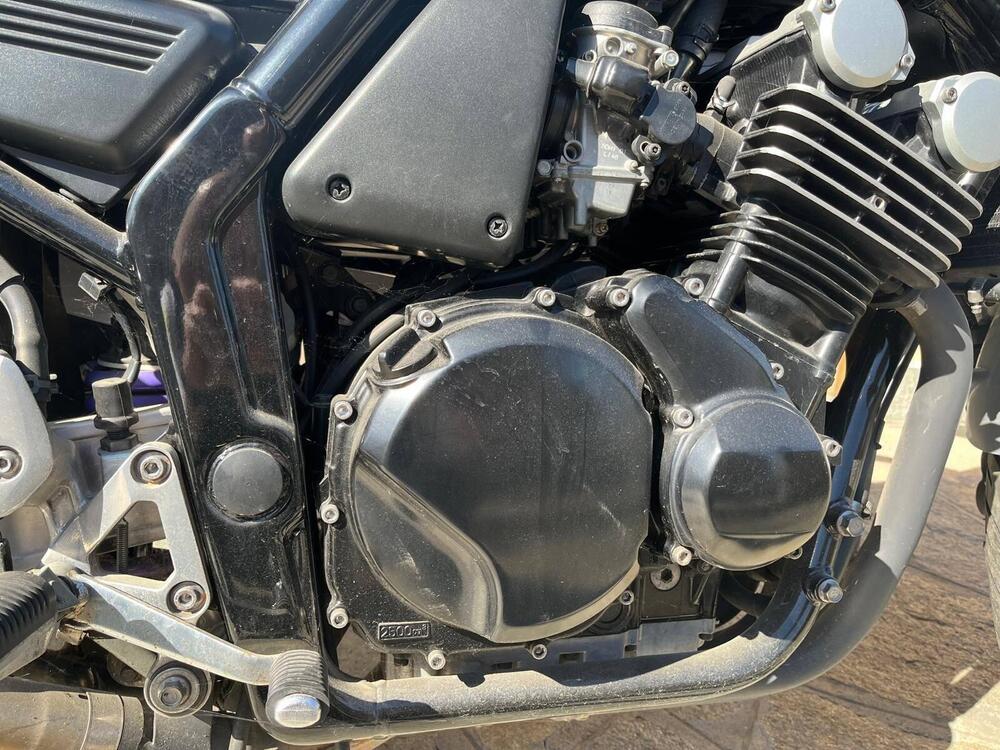 Yamaha FZS 600 Fazer (1998 - 01) (15)