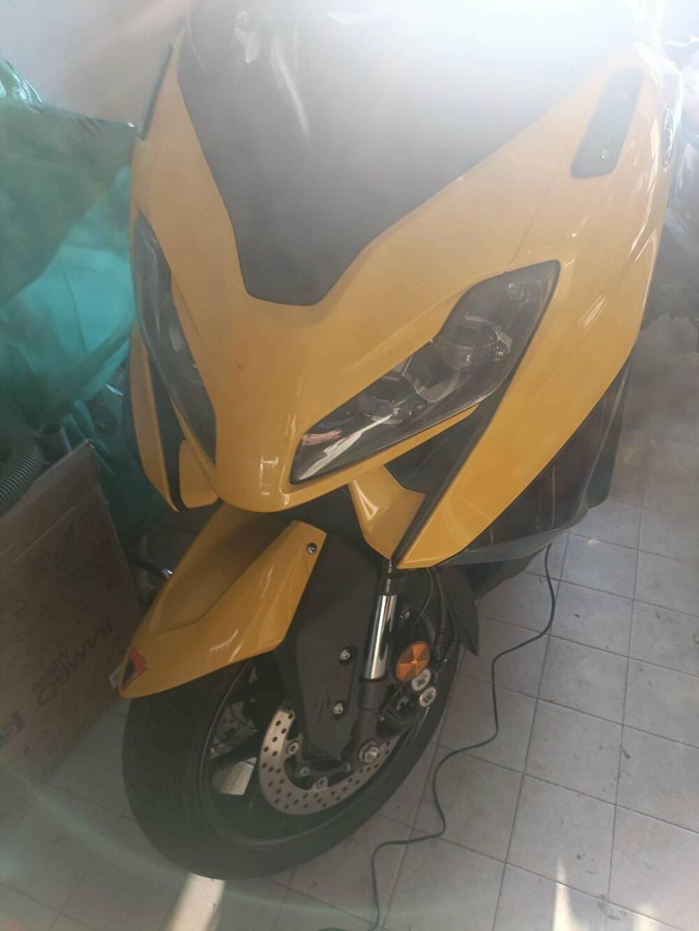 Yamaha T-Max 560 (2022 - 24) (4)