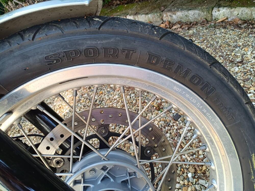 Moto Guzzi V7 III Anniversario (2017 - 18) (7)