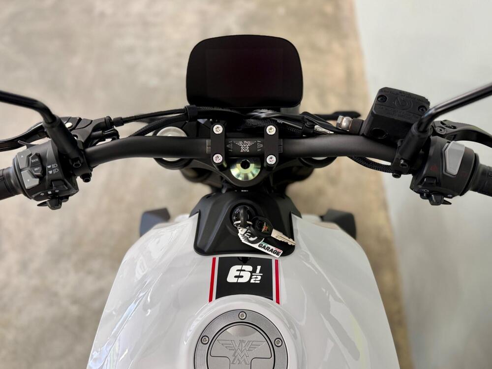 Moto Morini SEIEMMEZZO STR (2022 - 26) (15)