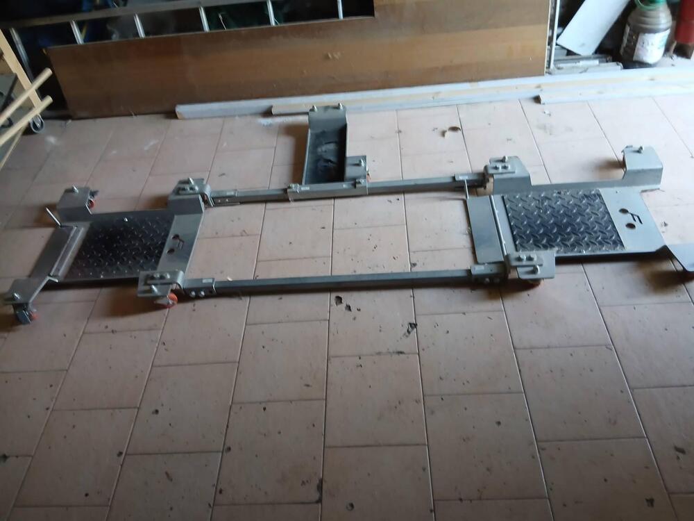 PEDANA SPOSTA MOTO A Parts (2)