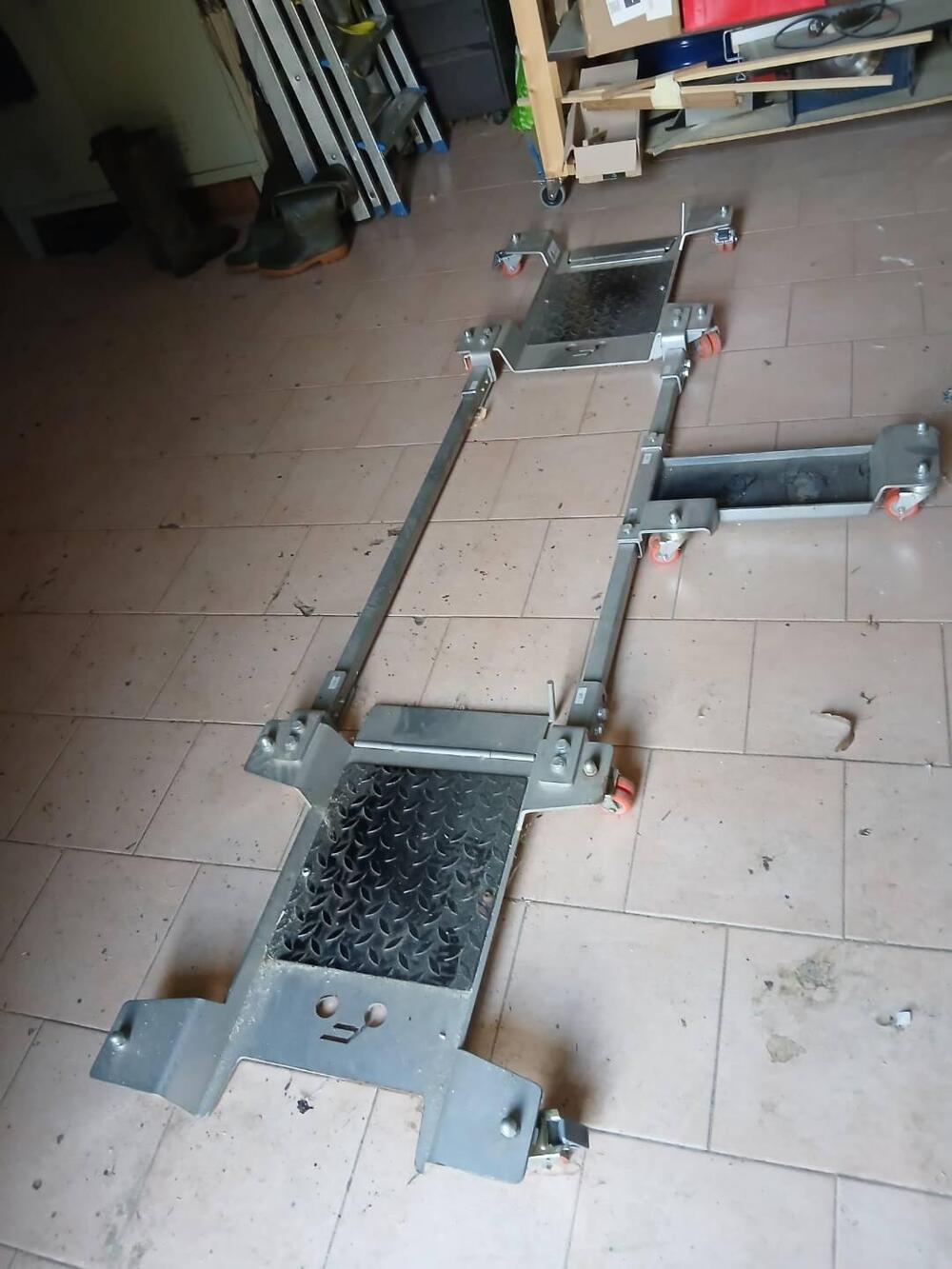 PEDANA SPOSTA MOTO A Parts (4)