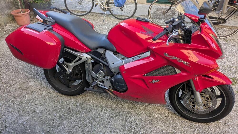 Honda VFR 800 (2002 - 05) (2)