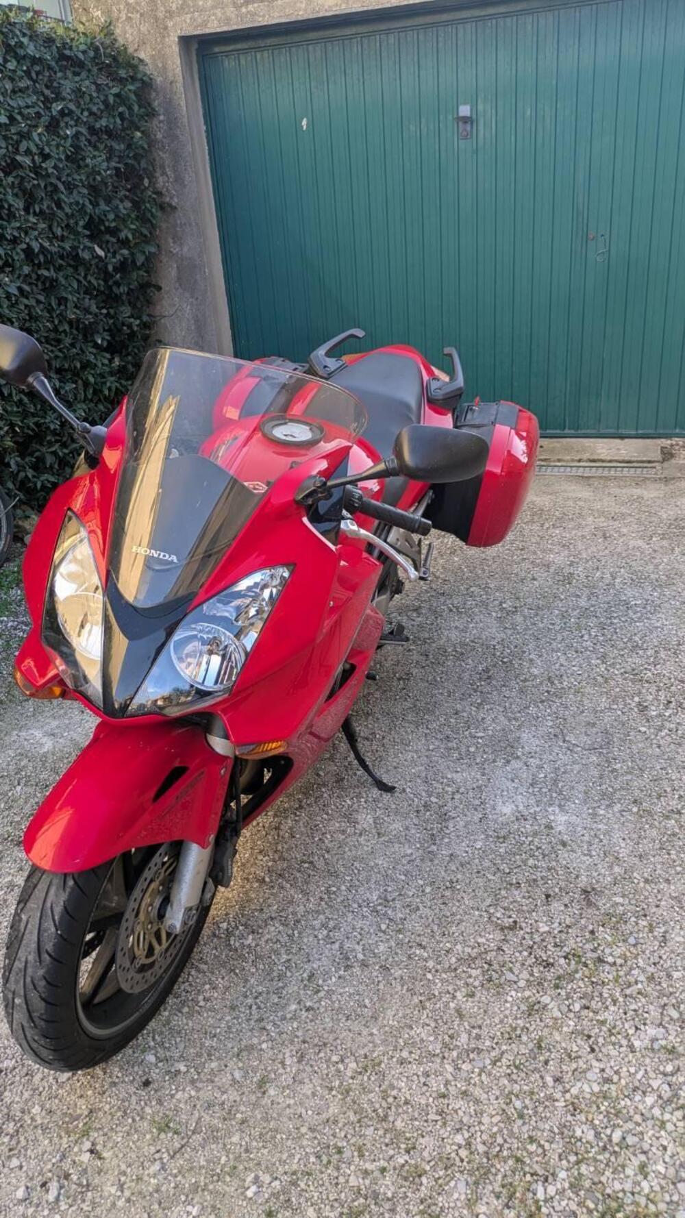 Honda VFR 800 (2002 - 05) (3)