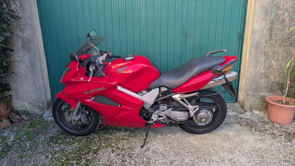 Honda VFR 800 (2002 - 05) (7)